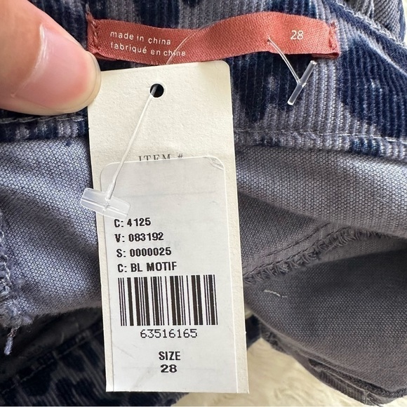 Anthropologie Pilcro Denim Bermuda Shorts Corduroy Animal Print 28 NWT New - Picture 8 of 12